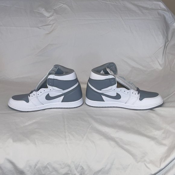 Nike Air Jordan 1 Retro High OG - Gray - Picture 2 of 6